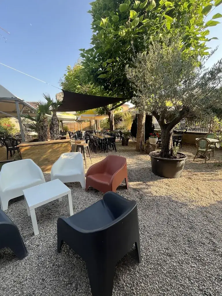 LE QG langeac restaurant in Langeac