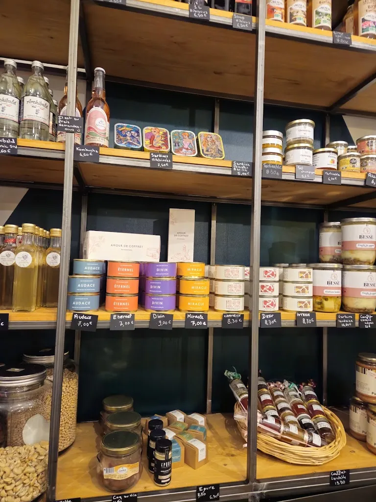 COURT-CIRCUIT_Pugnac_slider_image_3