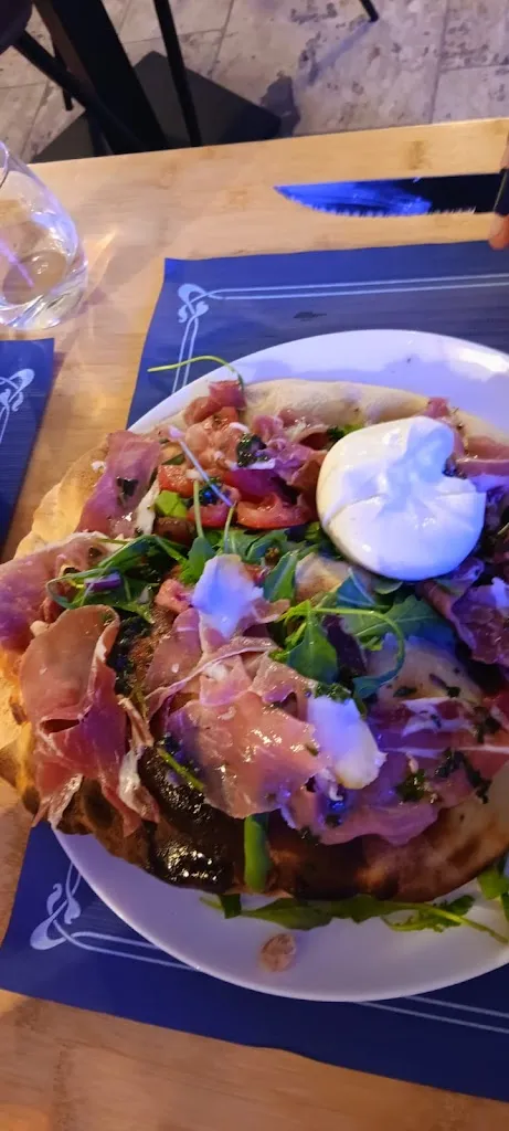 KELLY Saudemont_lo7daqui_Pujols_review