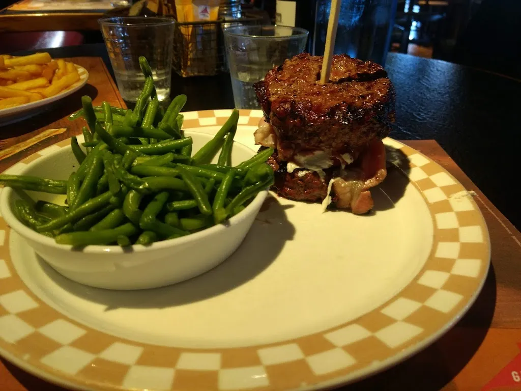 Beth Loft_Courtepaille_Puilboreau_review