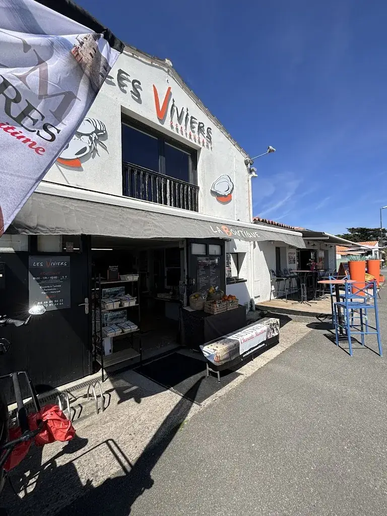 LES VIVIERS - Restaurant_Rivedoux-Plage_slider_image_1