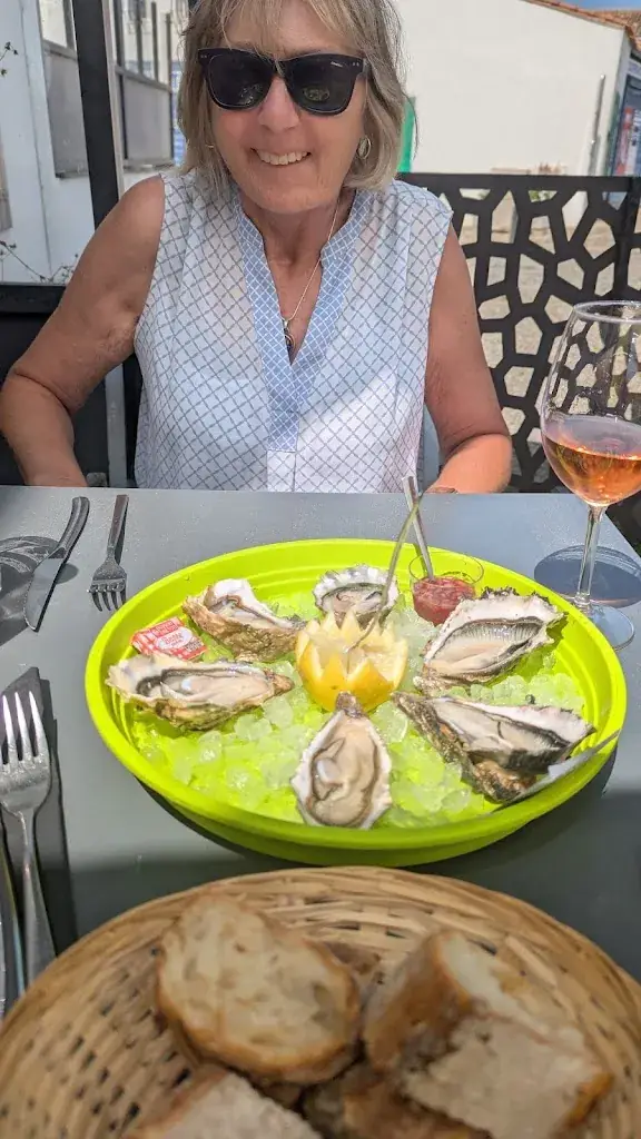 Leigh Orwin_L'Âne Qui Tangue_Rivedoux-Plage_review