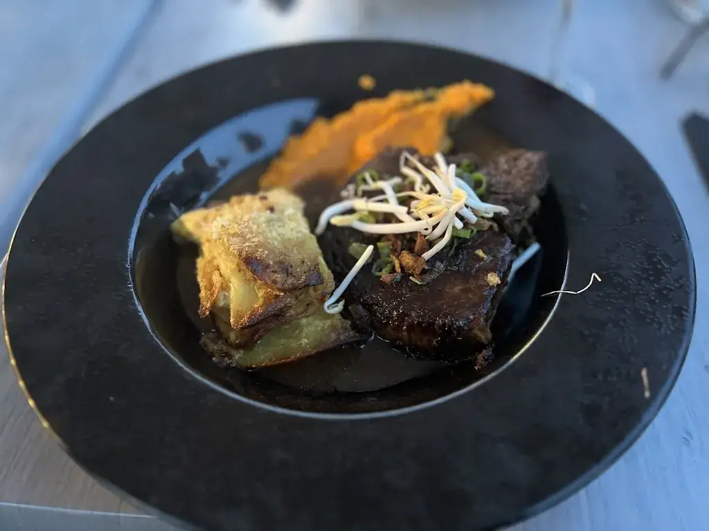 Abel Biniam_Chez Ré Monde_Rivedoux-Plage_review