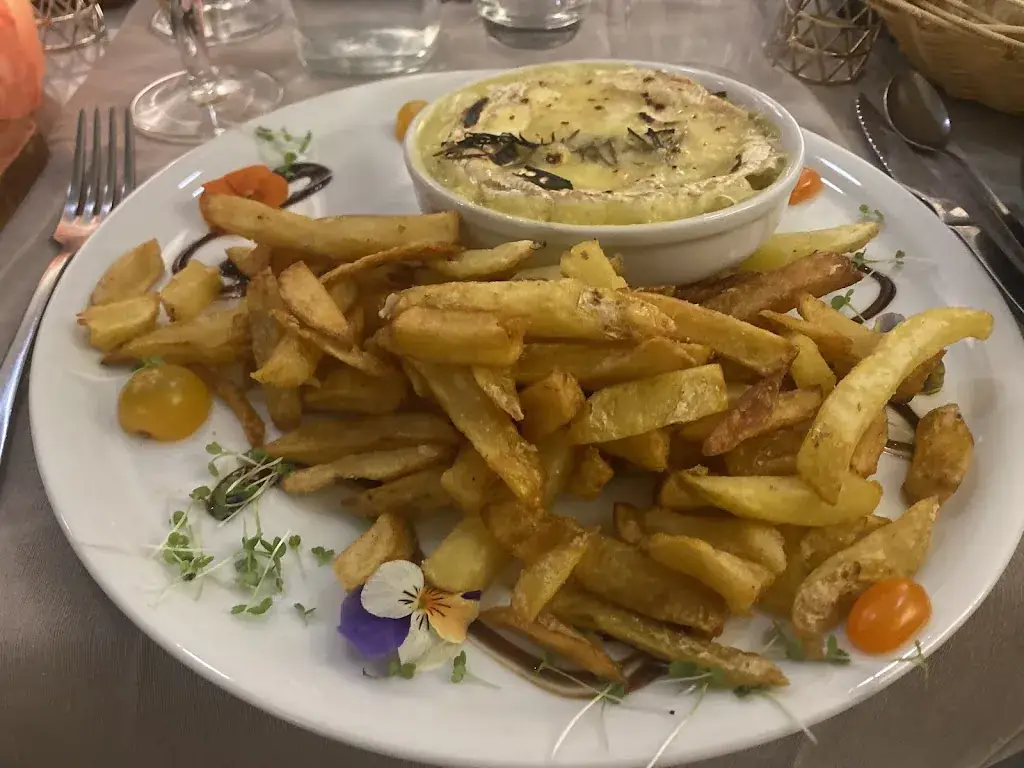 Sabrina Rodrigues_LA TABLE DE PHILOU_Rochechouart_review