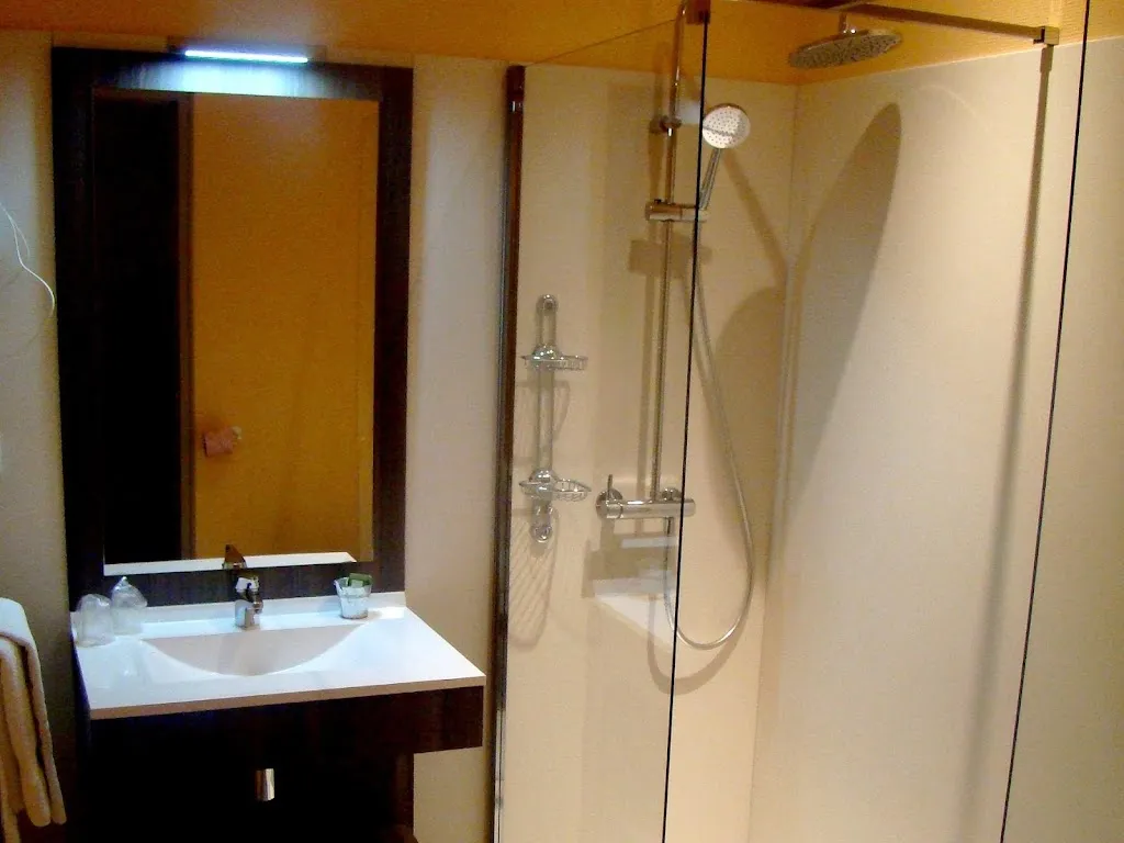 Logis Hôtel de France_Rochechouart_slider_image_2