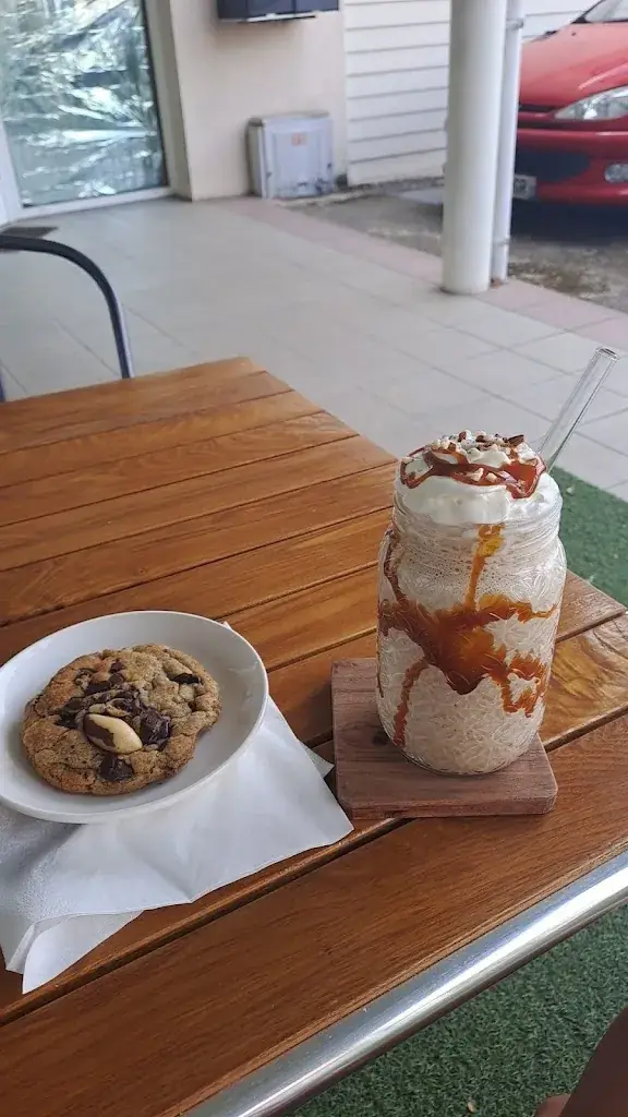 Lorie Demarbre_LE REFUGE / Food & Coffee_Roches-Prémarie-Andillé_review