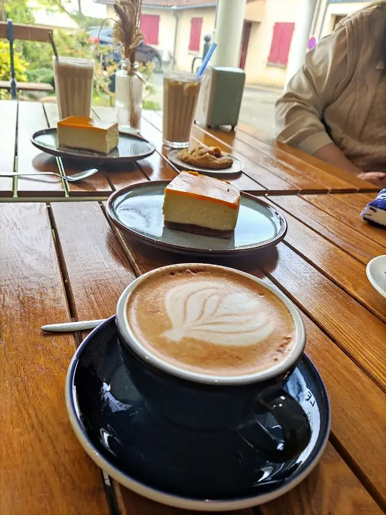 Valerie Cabaret_LE REFUGE / Food & Coffee_Roches-Prémarie-Andillé_review