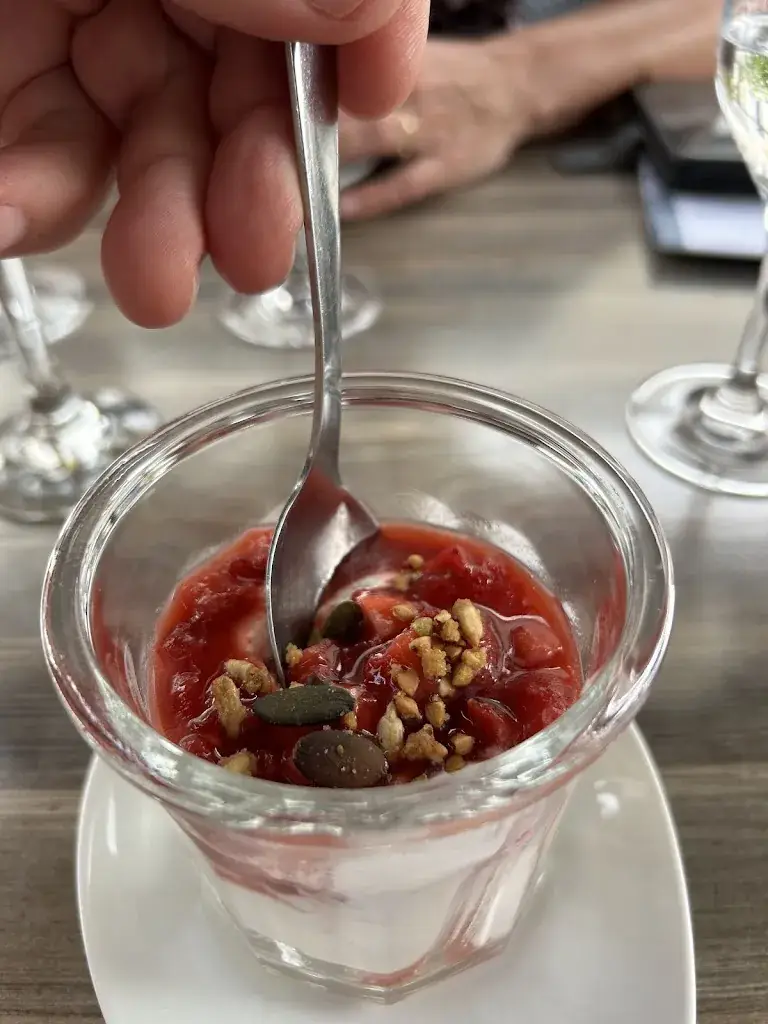 Hartger Visser_Les Béatilles_Rochefort_review