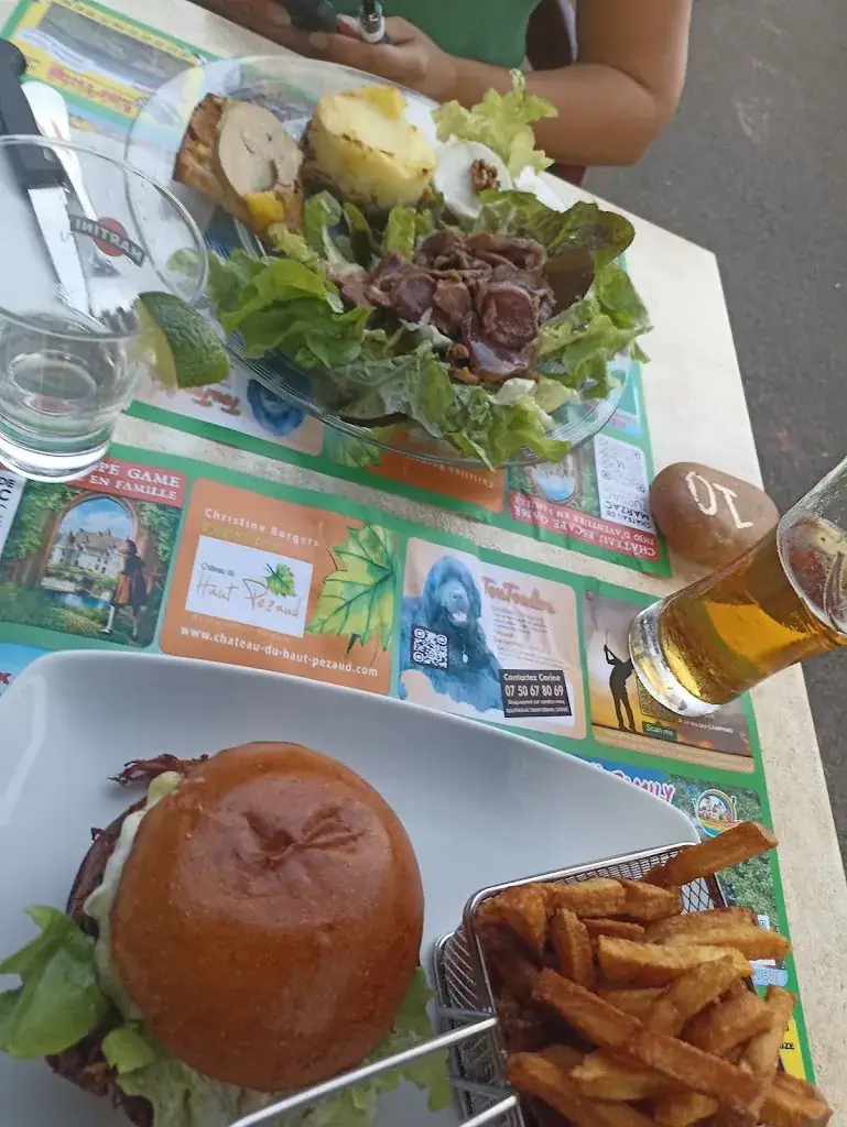 dean graham_Restaurant Bar L' Olive Bleue. Ouvert en soirée de Juin à fin août._Rouffignac-Saint-Cernin-de-Reilhac_review