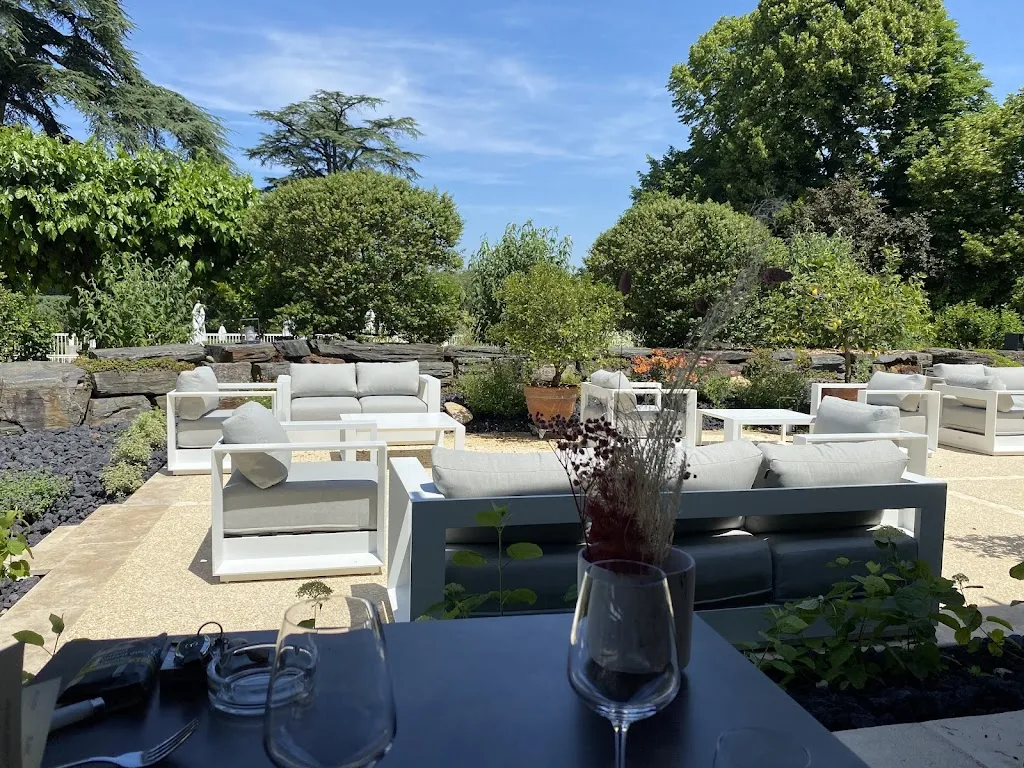 Cèdre_Rouffignac-Saint-Cernin-de-Reilhac_slider_image_1