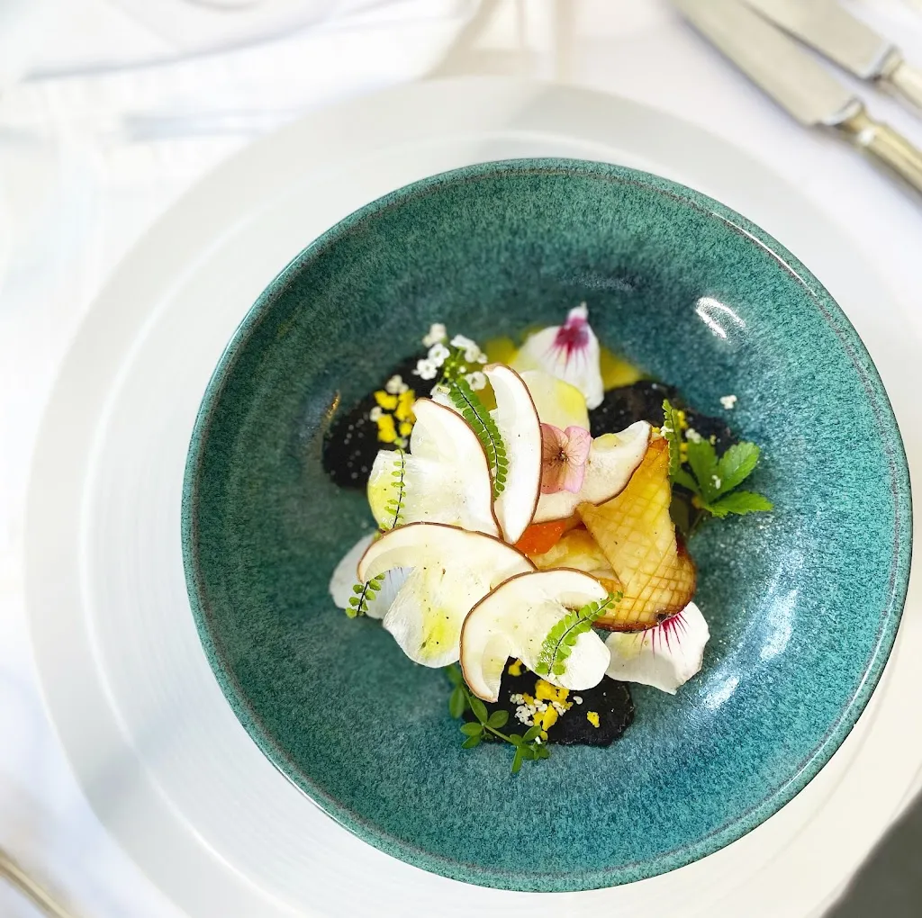 Cèdre_Rouffignac-Saint-Cernin-de-Reilhac_slider_image_2