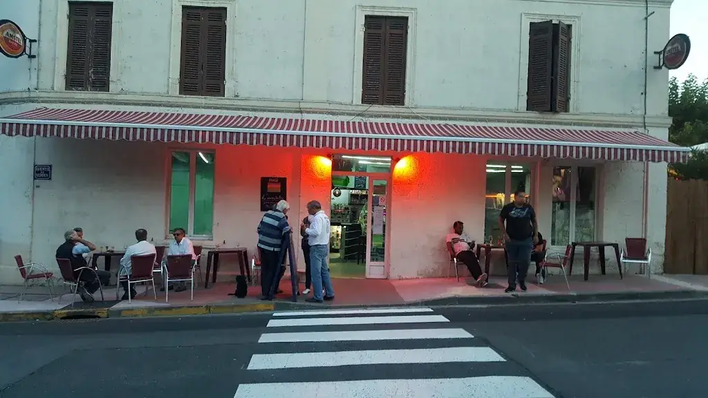 L'univers Des Amis_Ribérac_slider_image_1