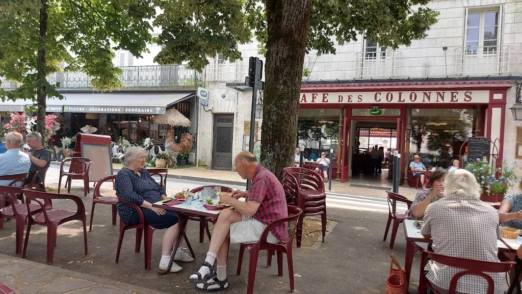 Jan Stageman_Café des Colonnes P.M.U_Ribérac_review
