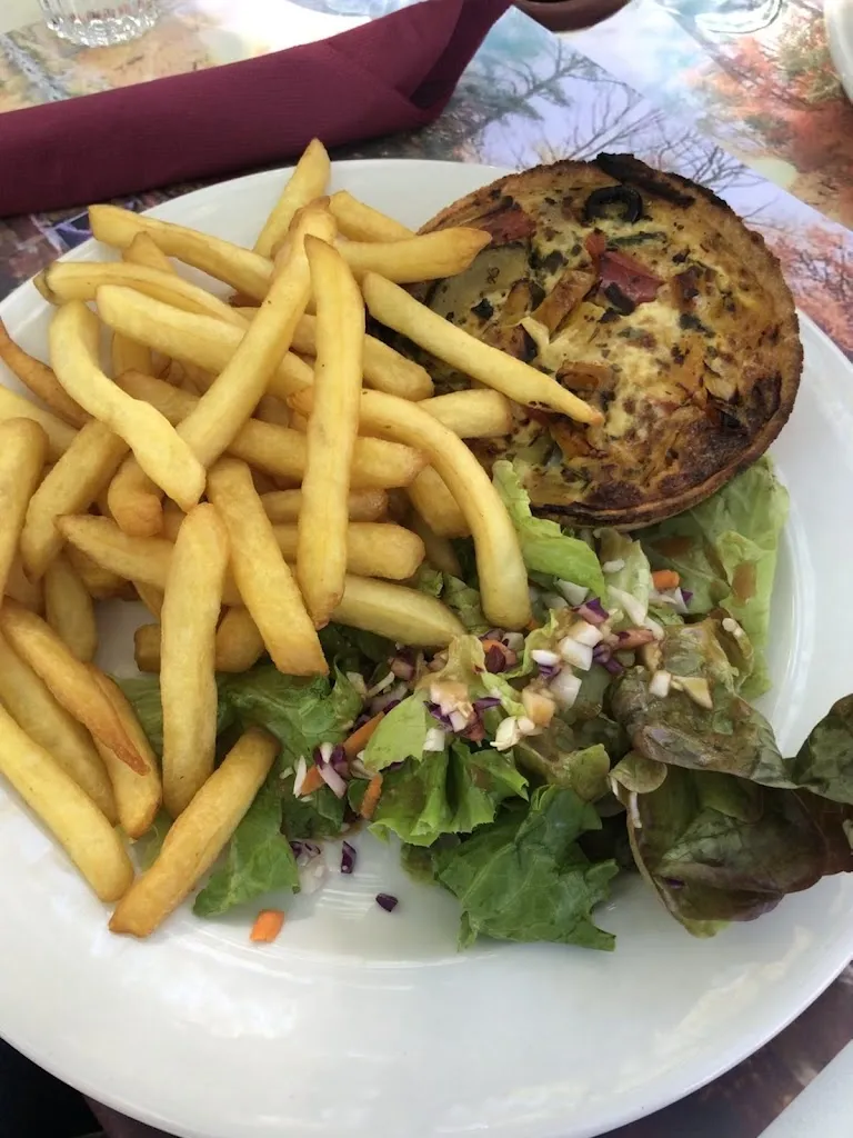 Indimaiden 1_Café des Colonnes P.M.U_Ribérac_review