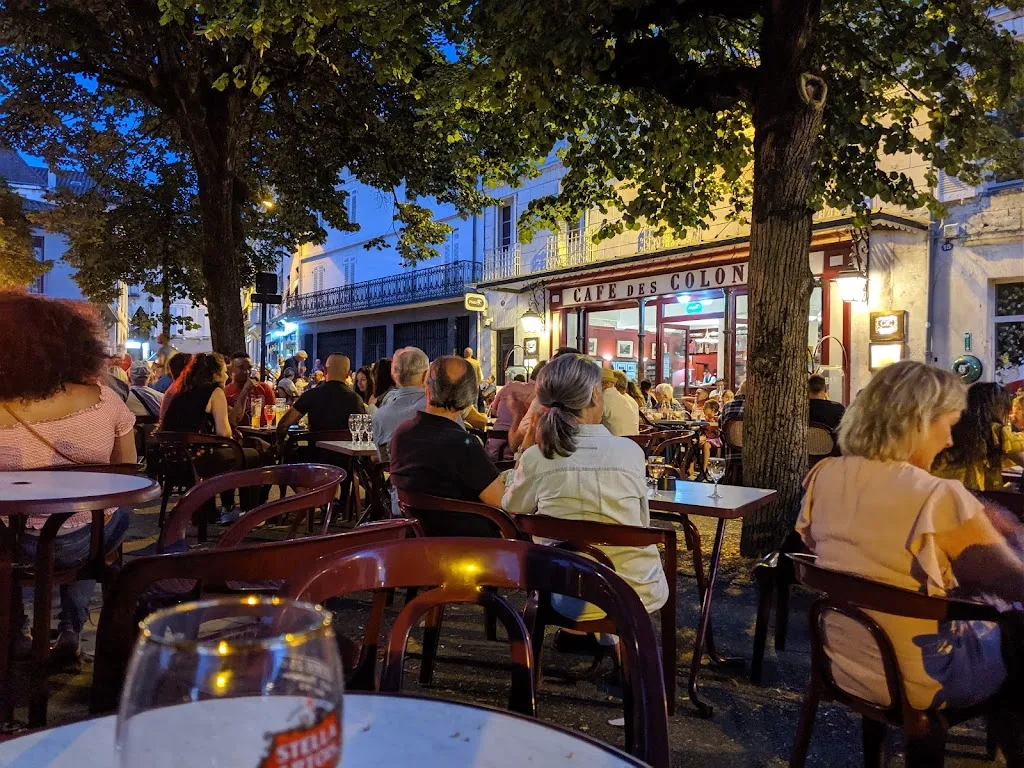 Café des Colonnes P.M.U Restaurant in Ribérac