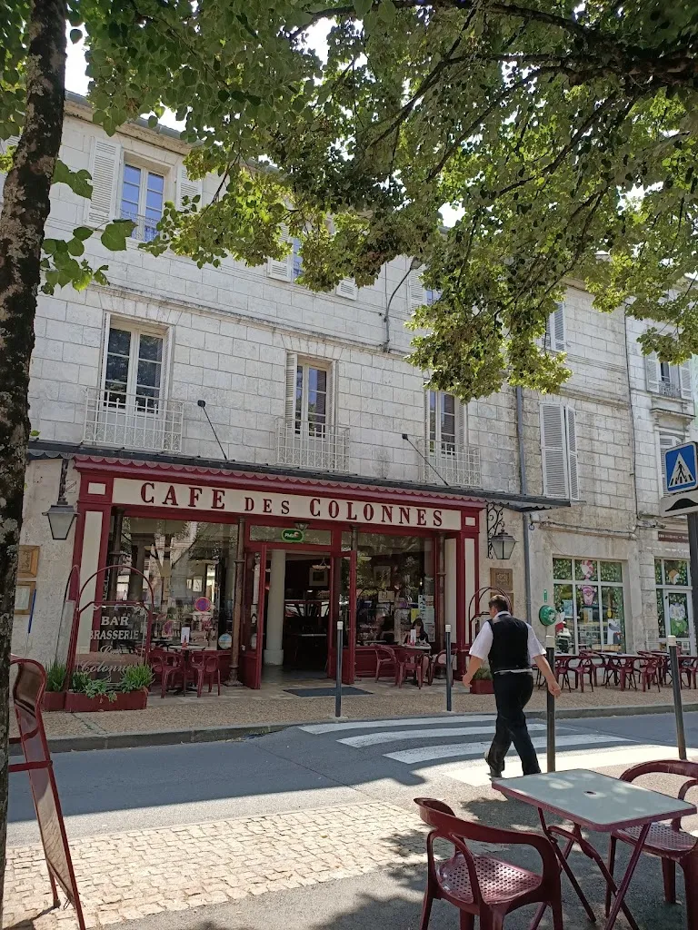 Café des Colonnes P.M.U_Ribérac_slider_image_3