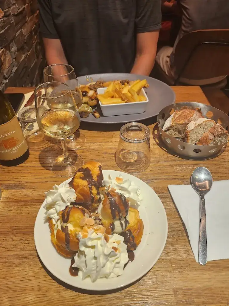 Ana Feroiu_Le Vieil Annecy_Annecy_Bewertung