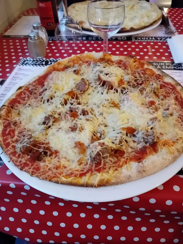 Pizza _ York_Ribérac_slider_image_2
