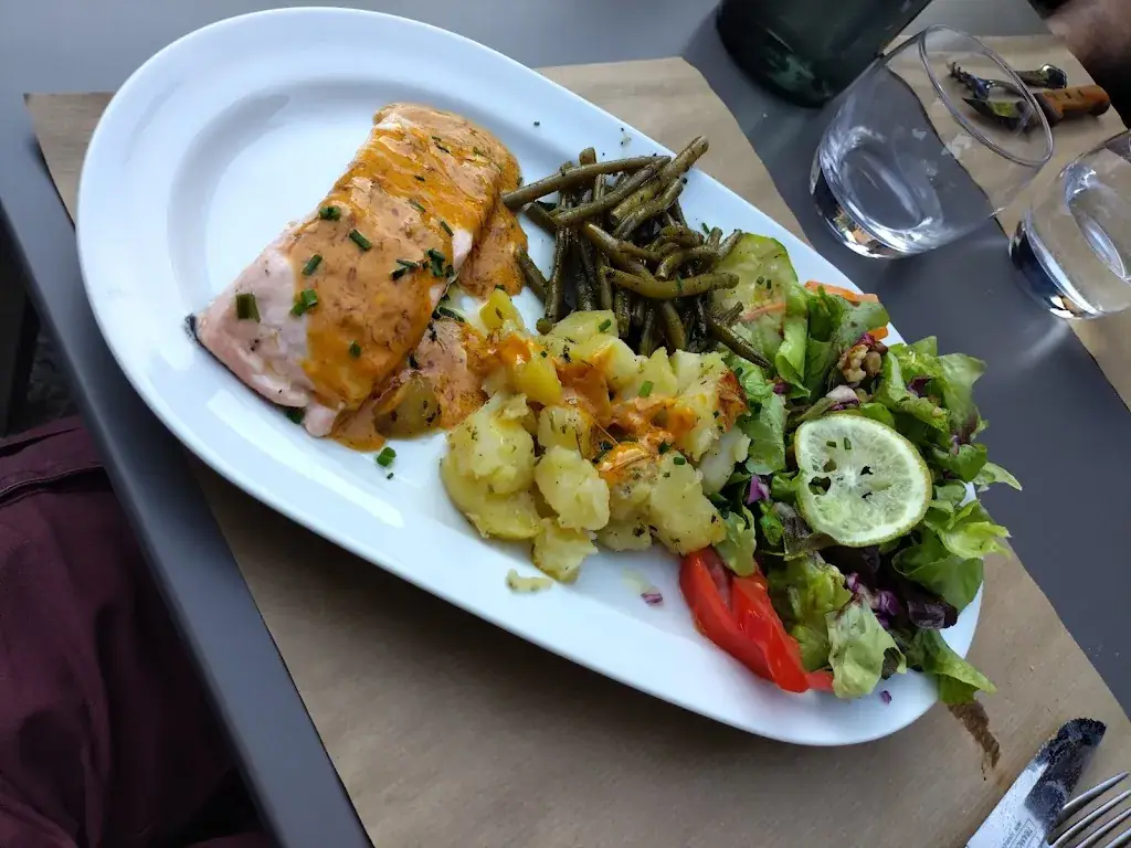 L'ogrillon Restaurant in Douchapt