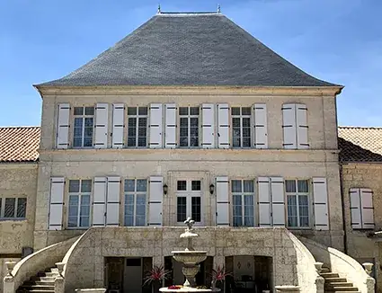 Hôtel Domaine de Roullet Restaurant in Roullet-Saint-Estèphe