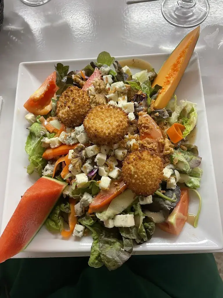 Restaurant les fleurines_Roquefort-sur-Soulzon_slider_image_2