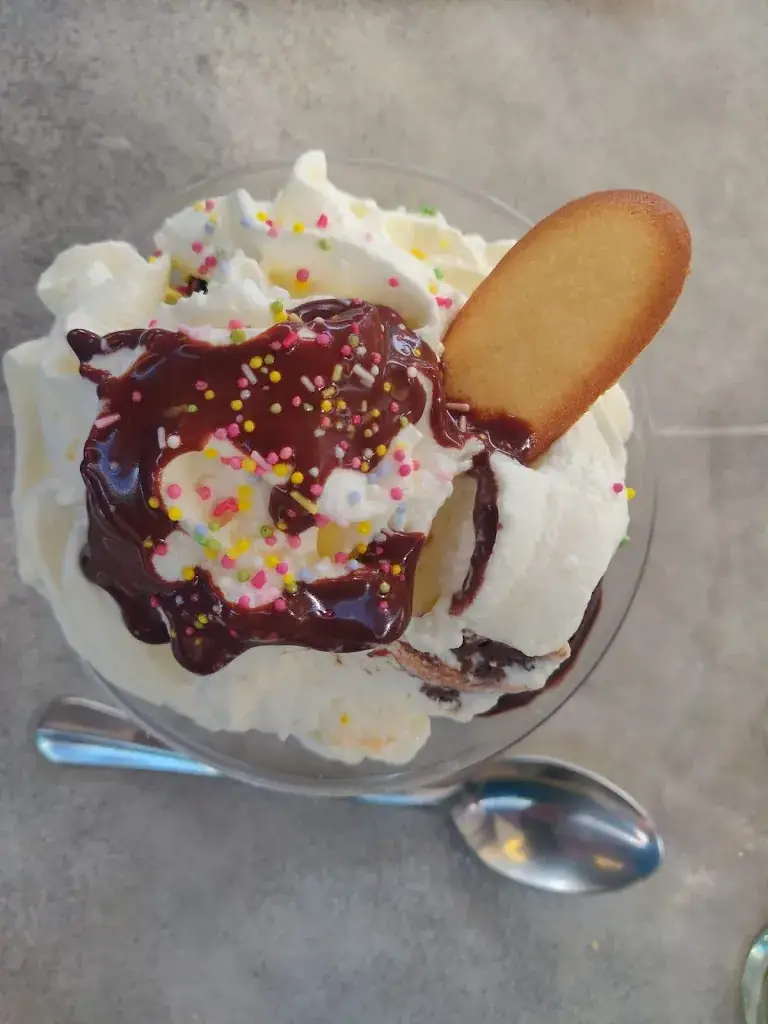 Cees van Rij_Café de La Poste_Roquefort_review