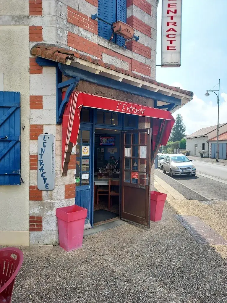 Oliveira Jorge Oliveira_L' ENTRACTE_Roumazières-Loubert_review