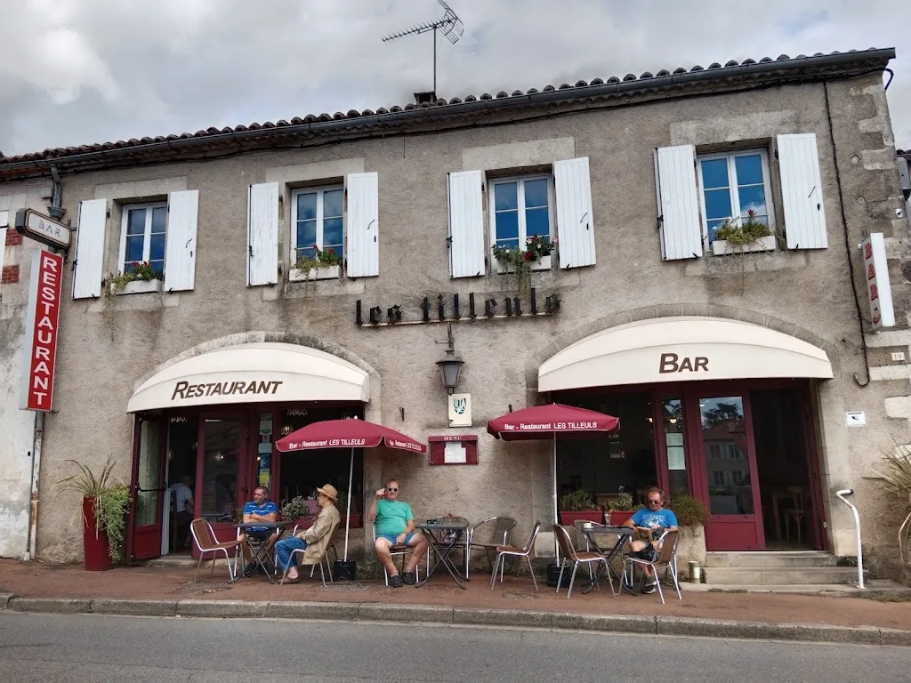 Restaurant Bar LES TILLEULS restaurant in Saint-Claud