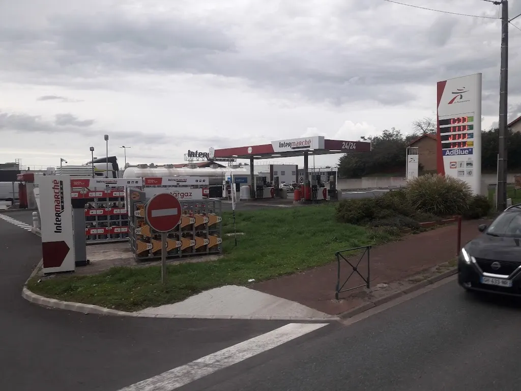 Intermarché station-service Roumazières Loubert_Terres-de-Haute-Charente_slider_image_1