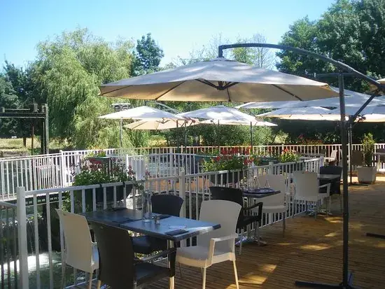 Le Moulin De Condac restaurant in Condac