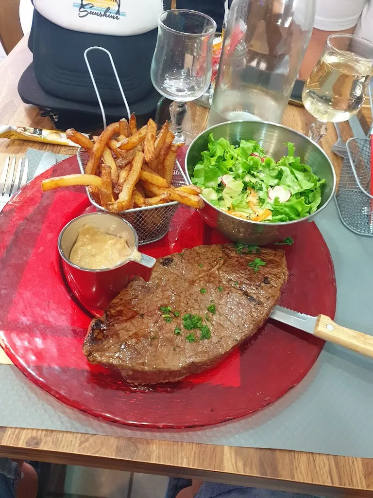 Mike Mooneyes_Bar restaurant du Marché 22 rue Winston Churchill 03120 lapalisse_Lapalisse_recensione