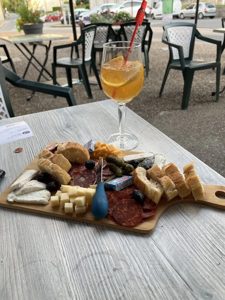 Menu_Bar Le Palais_Saint-Aubin-le-Cloud_image_3