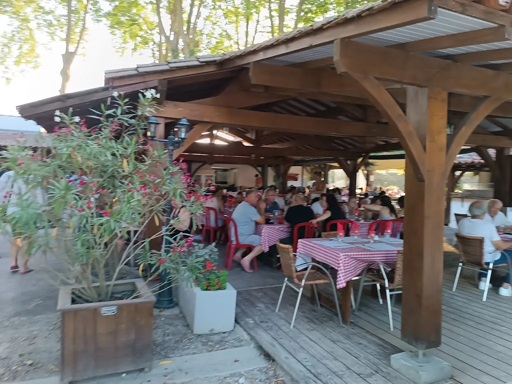 Bar Restaurant de la Plage_Aulaye-Puymangou_slider_image_1