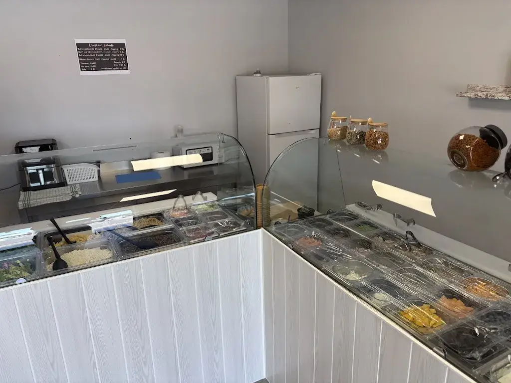 L’INSTANT SALADE restaurant in Aulaye-Puymangou