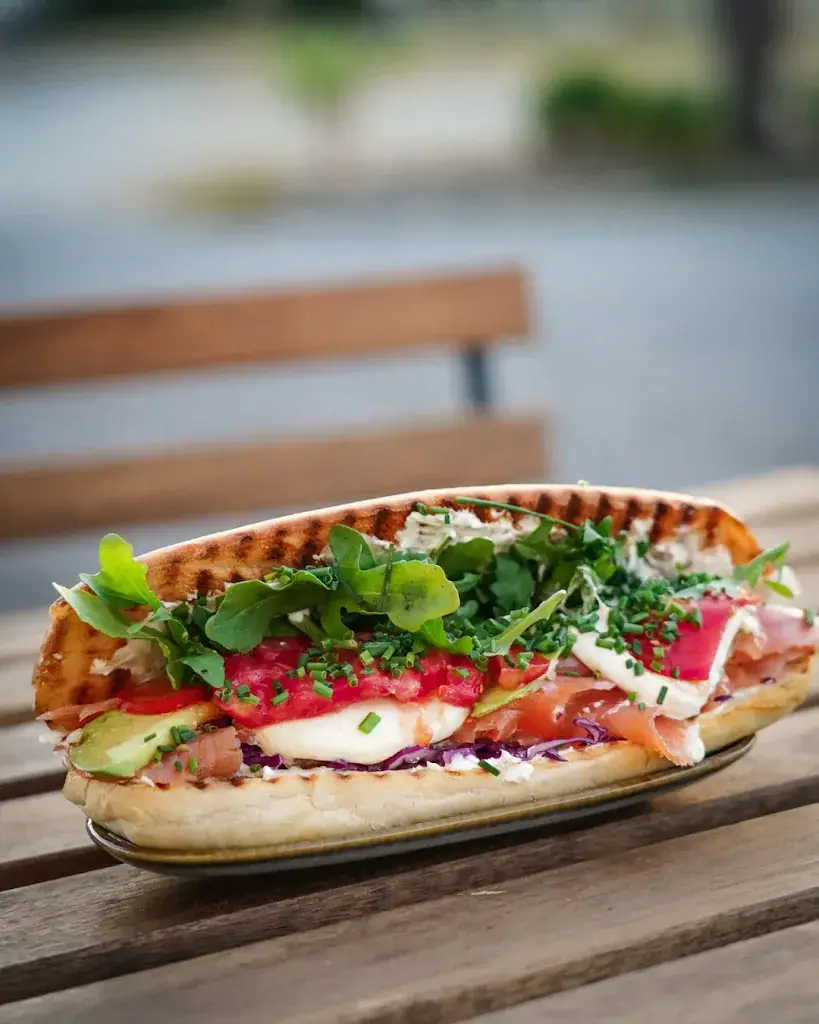 CALI BURGERS_Saint-Caprais-de-Bordeaux_slider_image_2