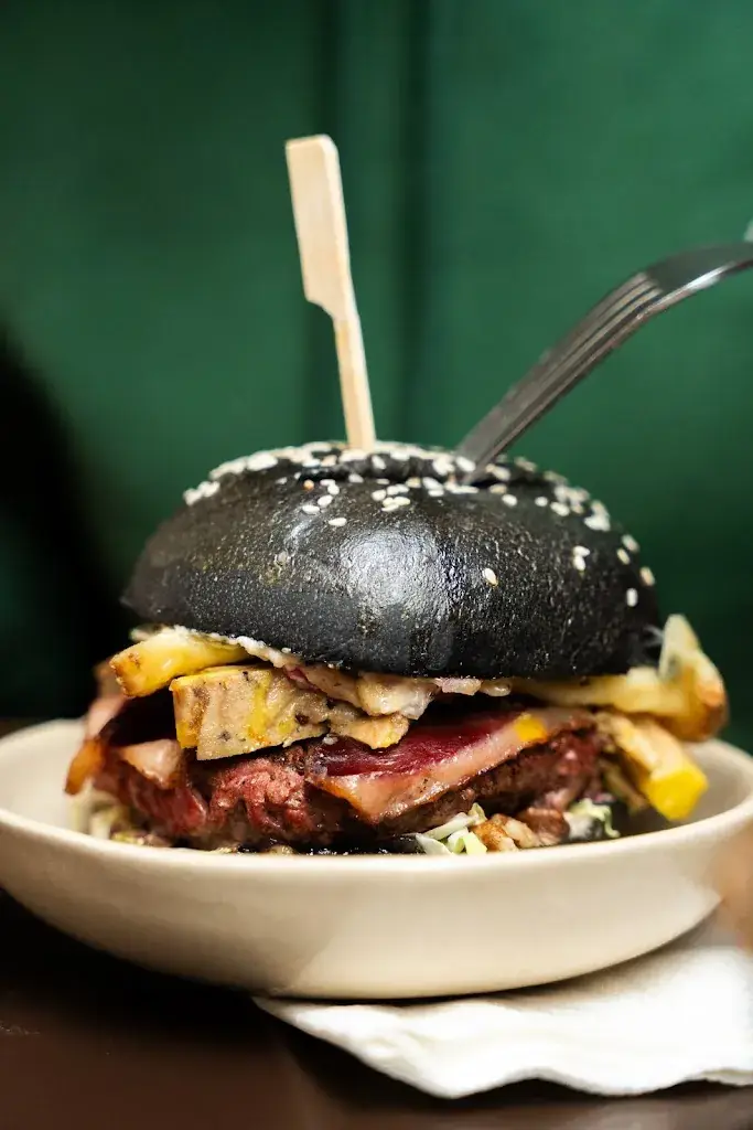 CALI BURGERS_Saint-Caprais-de-Bordeaux_slider_image_3