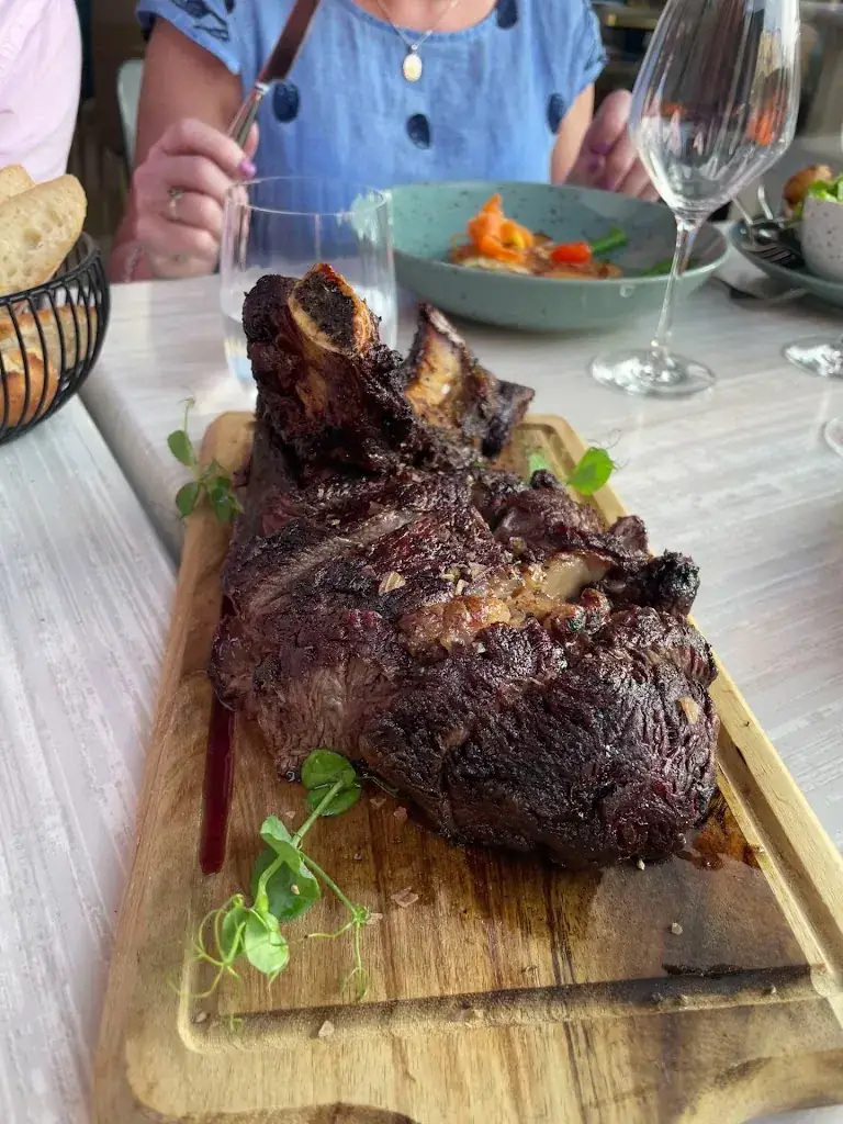 Ronan Corrigan_Blue Bar Restaurant - Royan_Royan_review