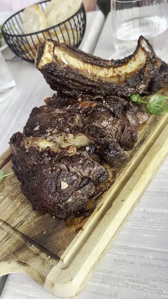 Catherine Corrigan_Blue Bar Restaurant - Royan_Royan_review