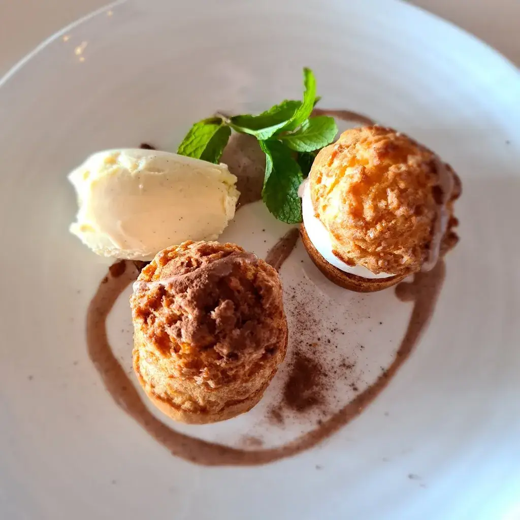 Jane Etherton, Madame Thermomix_Cave 1950_Royan_review