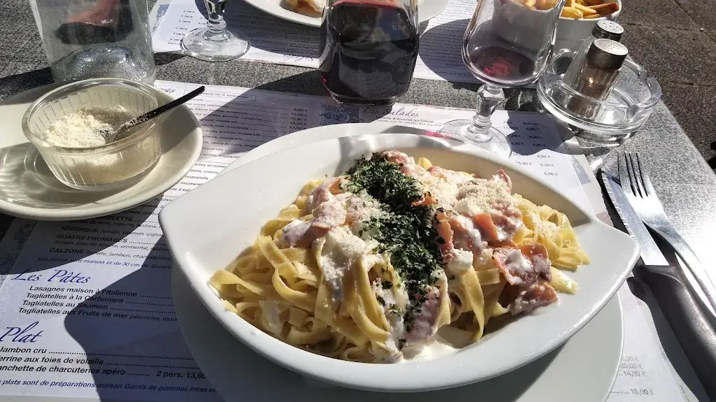 Mackenzie Rough_Restaurant Le 17-58_Royan_review