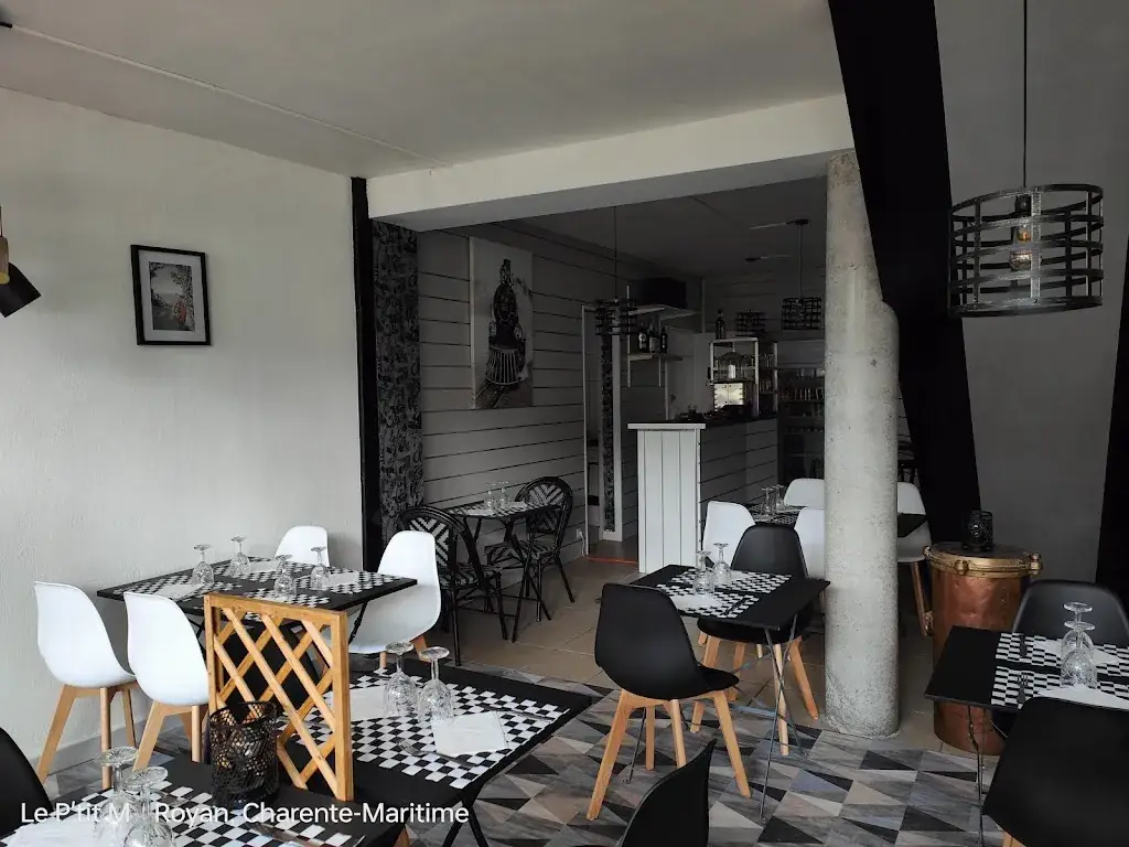 Le P'tit M (Le petit M) restaurant in Royan