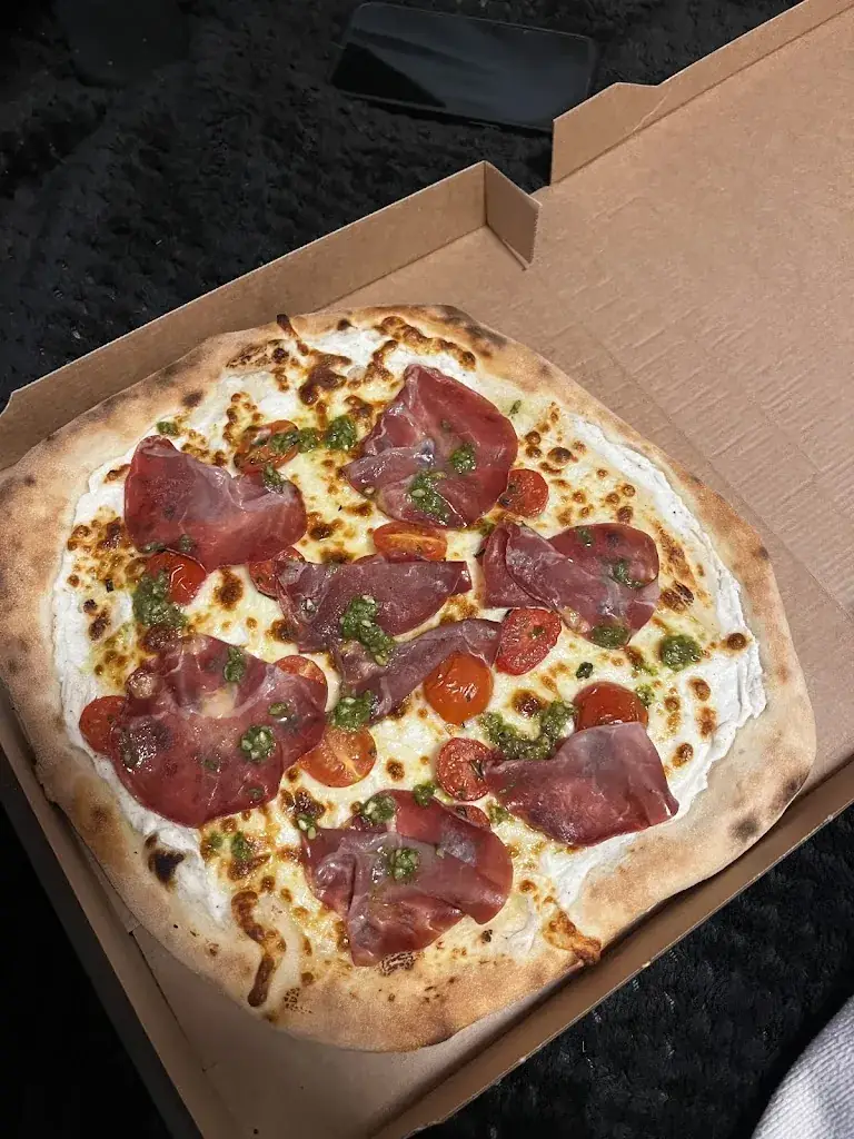 Clara Berjat _PIZZA ROMA ROYAN_Royan_review