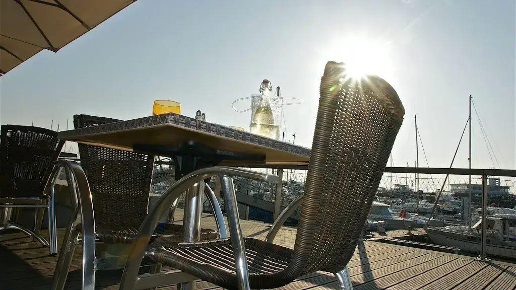 Les Voiles Blanches Restaurant in Royan