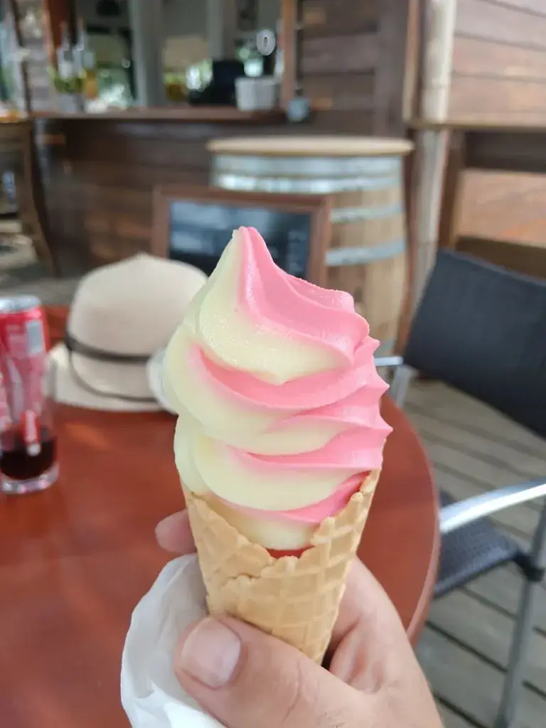 Antoine Hayart_Guinguette Port Des Callonges_Saint-Ciers-sur-Gironde_review