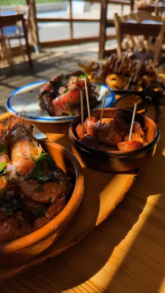 Guinguette Port Des Callonges_Saint-Ciers-sur-Gironde_slider_image_2