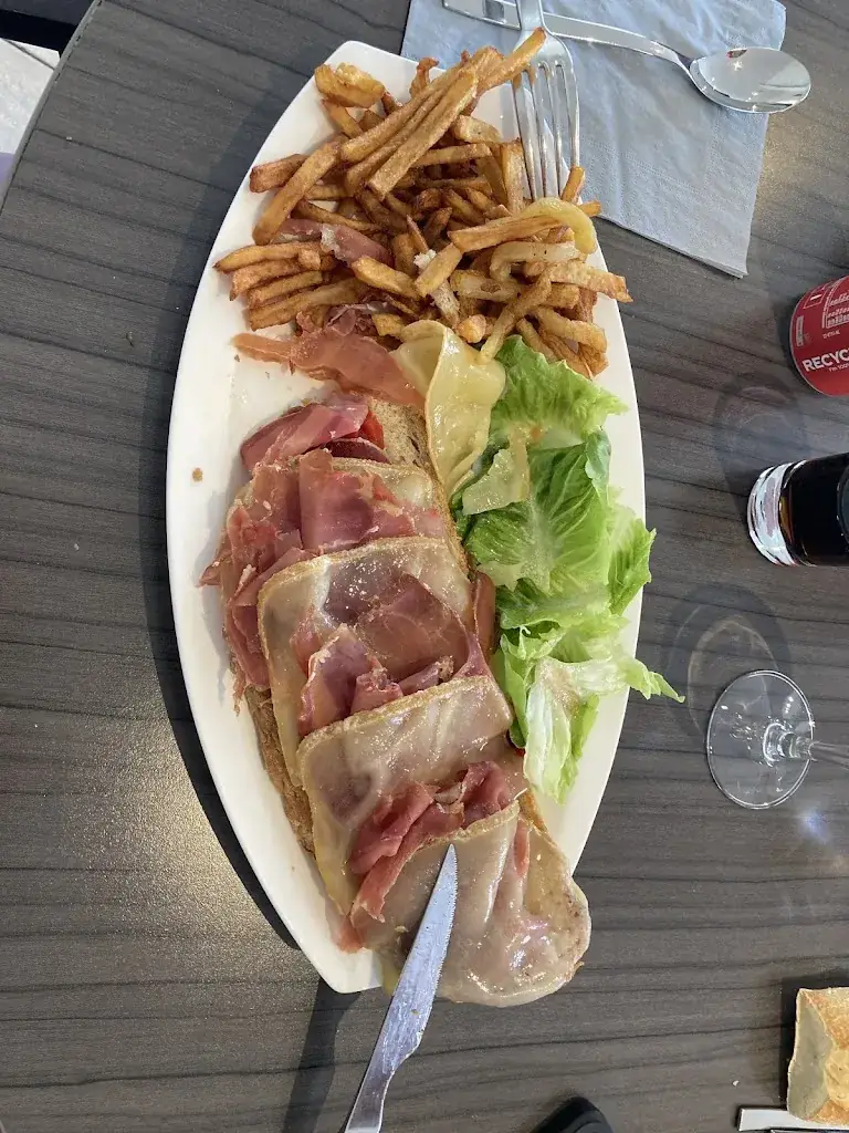 Adapei 33 Entreprise - Restaurant Le Haut-Mexant_Saint-Denis-de-Pile_slider_image_2