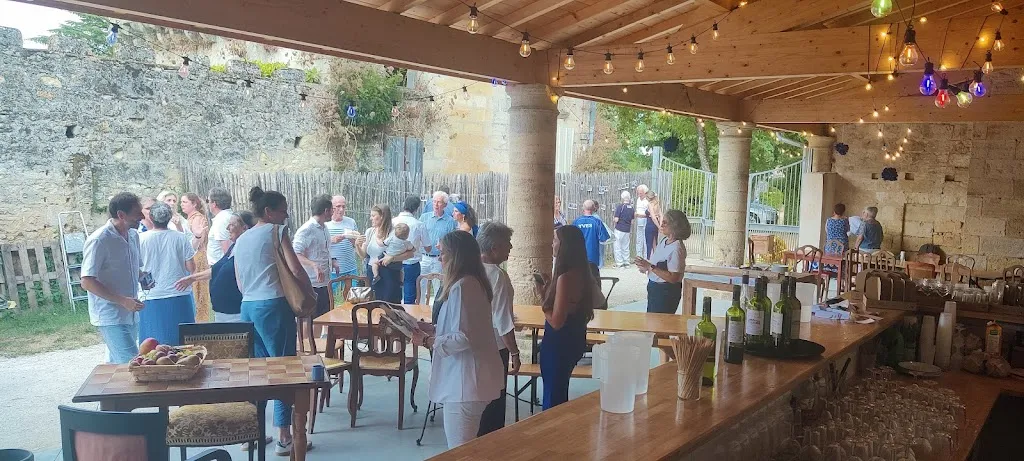 Pilà Boma Guinguette restaurant in Saint-Denis-de-Pile