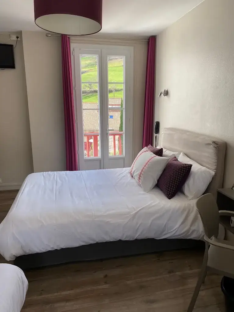 Hôtel-restaurant Juantorena_Saint-Étienne-de-Baïgorry_slider_image_2