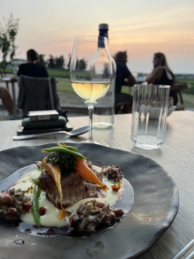 Farnaz Hosseinchi_Le Jardin_Saint-Émilion_review