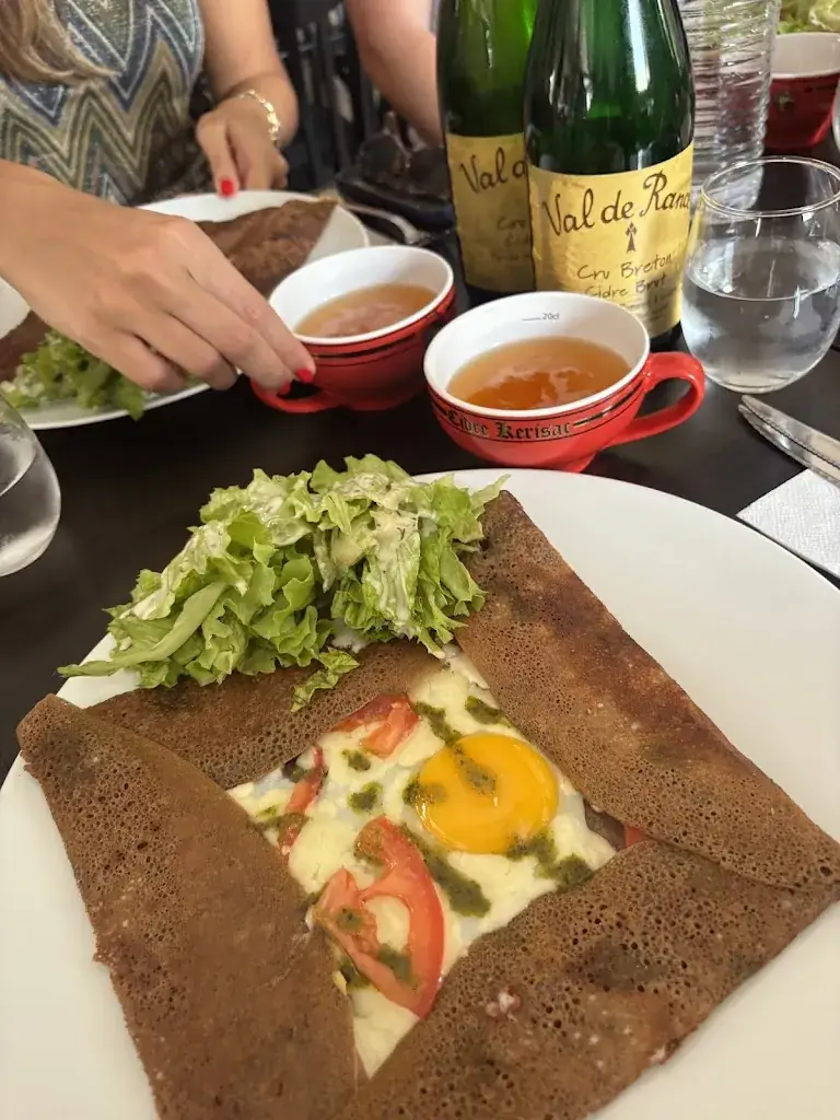 Maria Martinez_La Crêperie du Parvis_Saint-Émilion_review
